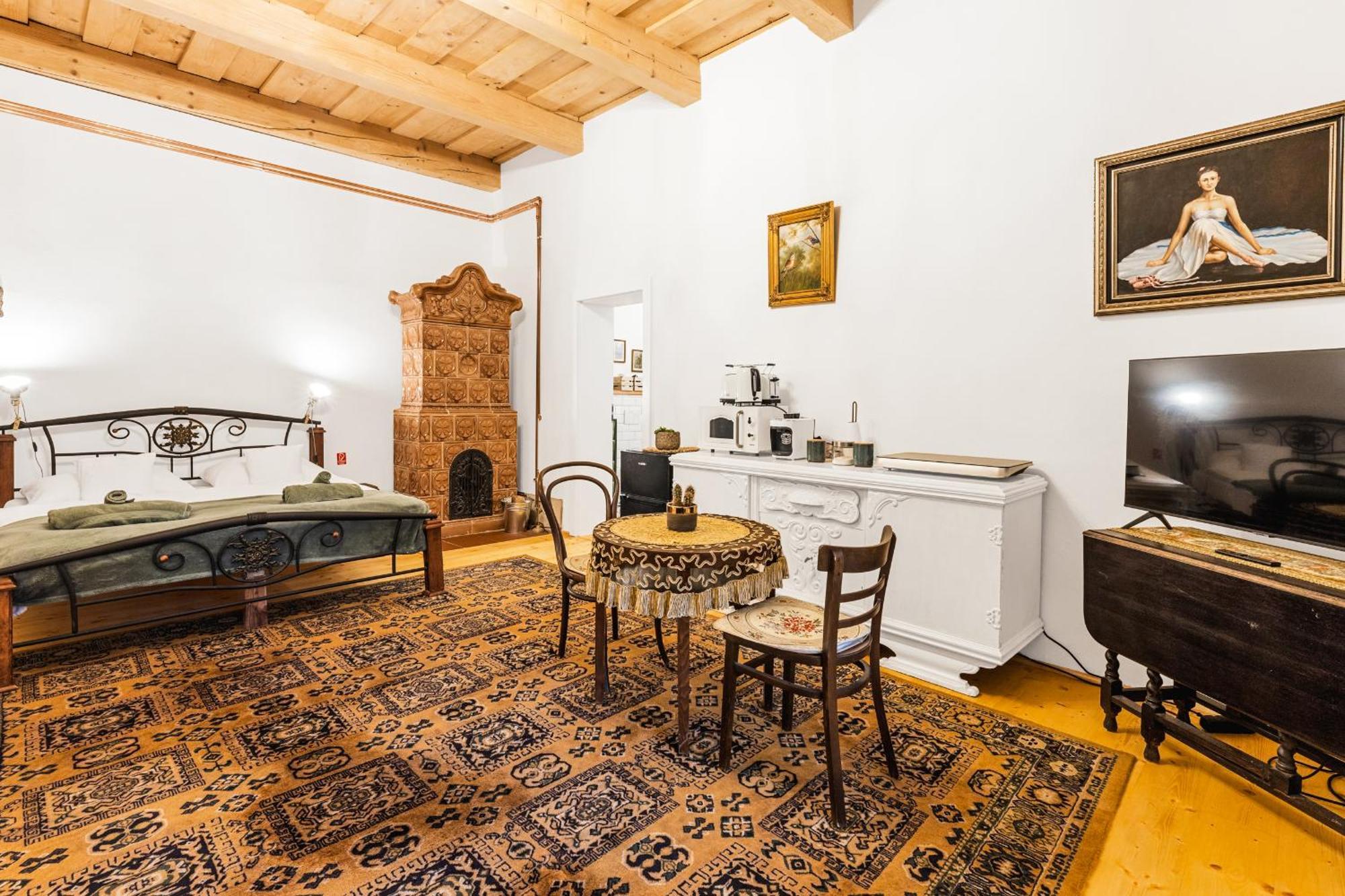 Sovi Dom- Historicke Apartmany Z 19 Storocia, 4Km Od Banskej Stiavnice Svätý Anton Esterno foto