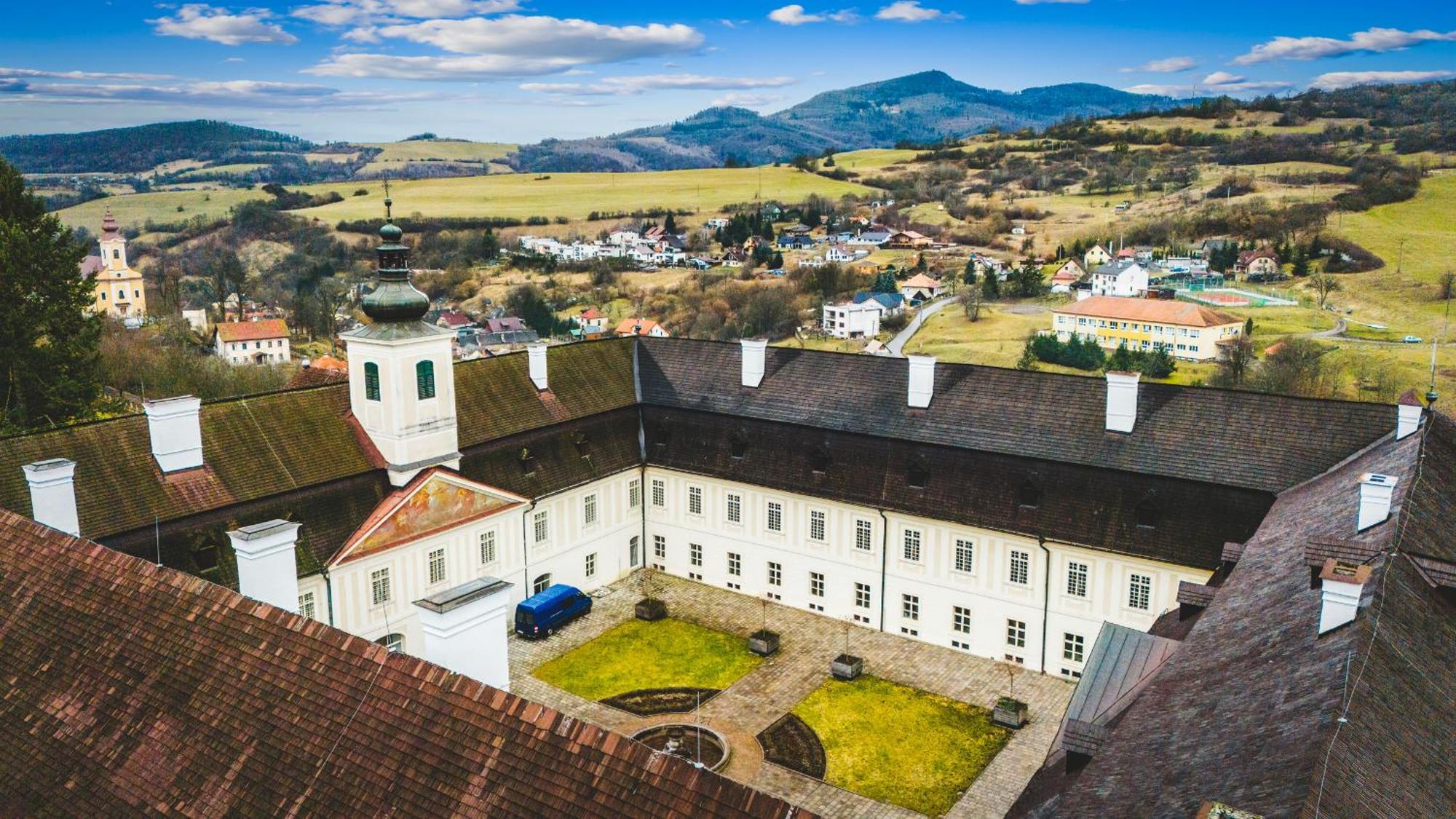 Sovi Dom- Historicke Apartmany Z 19 Storocia, 4Km Od Banskej Stiavnice Svätý Anton Esterno foto