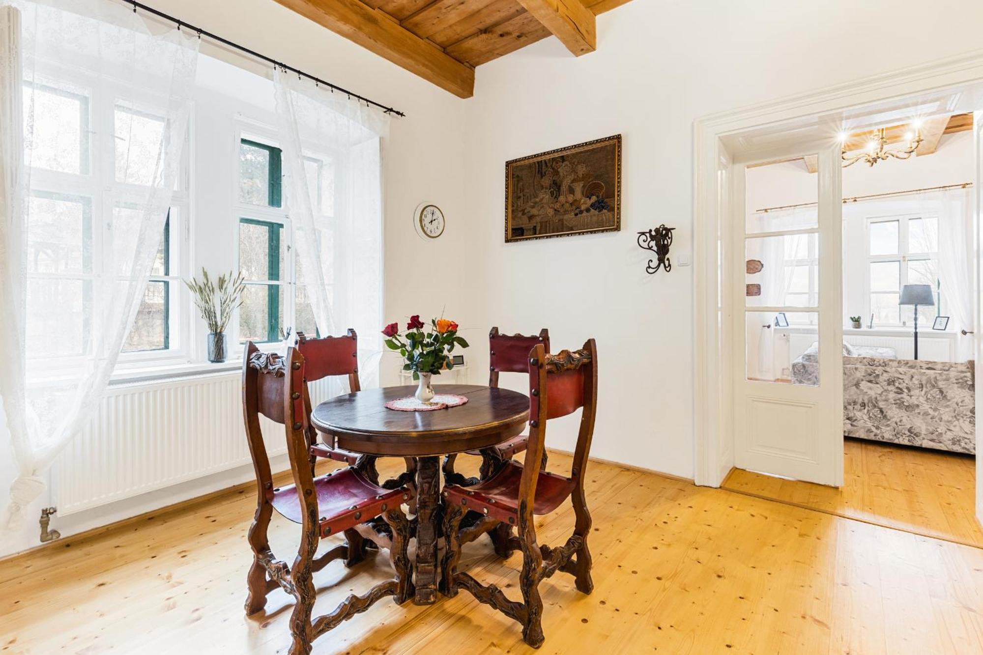 Sovi Dom- Historicke Apartmany Z 19 Storocia, 4Km Od Banskej Stiavnice Svätý Anton Esterno foto
