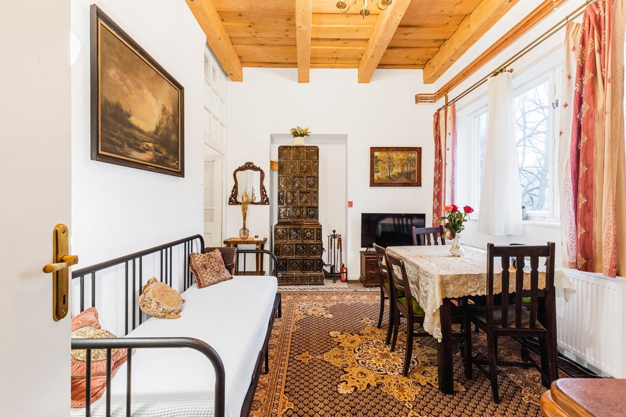 Sovi Dom- Historicke Apartmany Z 19 Storocia, 4Km Od Banskej Stiavnice Svätý Anton Esterno foto