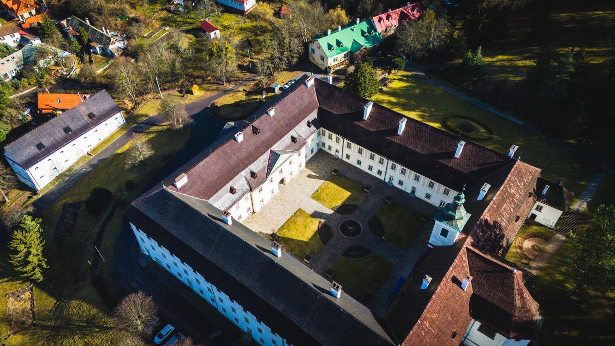 Sovi Dom- Historicke Apartmany Z 19 Storocia, 4Km Od Banskej Stiavnice Svätý Anton Esterno foto