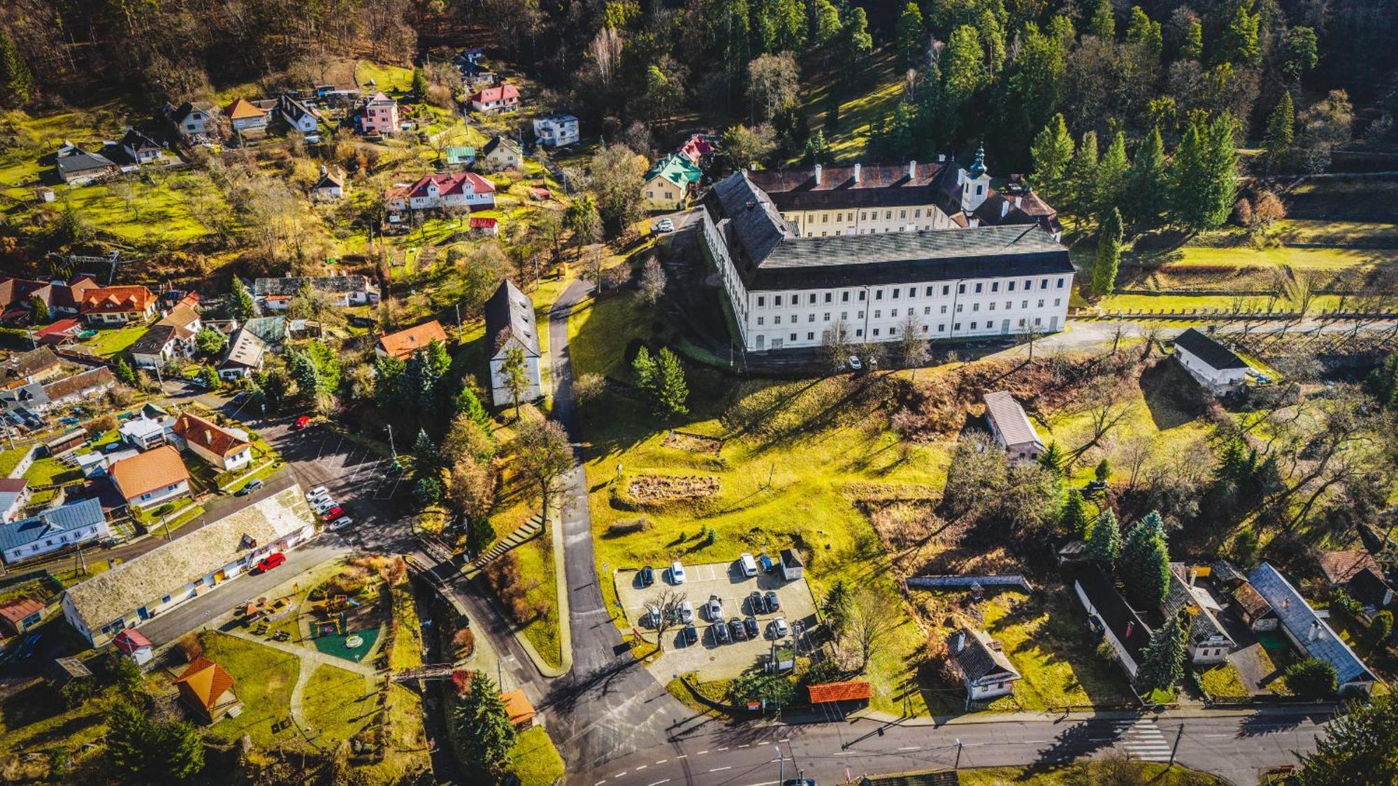 Sovi Dom- Historicke Apartmany Z 19 Storocia, 4Km Od Banskej Stiavnice Svätý Anton Esterno foto