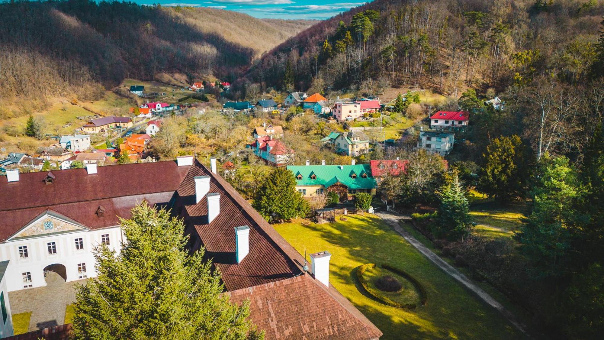 Sovi Dom- Historicke Apartmany Z 19 Storocia, 4Km Od Banskej Stiavnice Svätý Anton Esterno foto