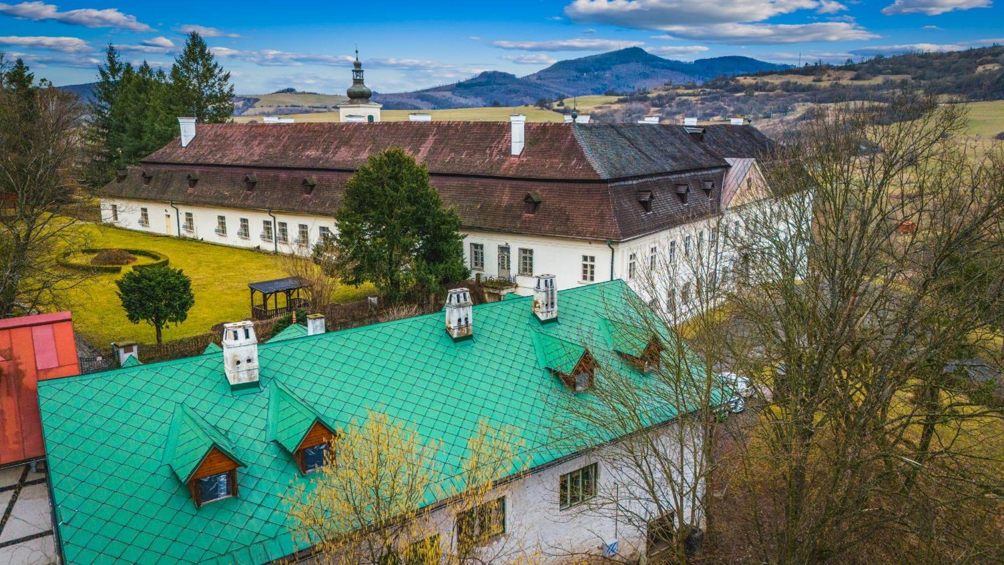Sovi Dom- Historicke Apartmany Z 19 Storocia, 4Km Od Banskej Stiavnice Svätý Anton Esterno foto